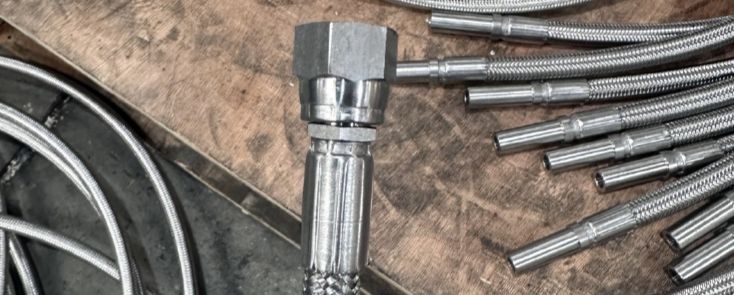 Stainless braided hose with crimped fittings